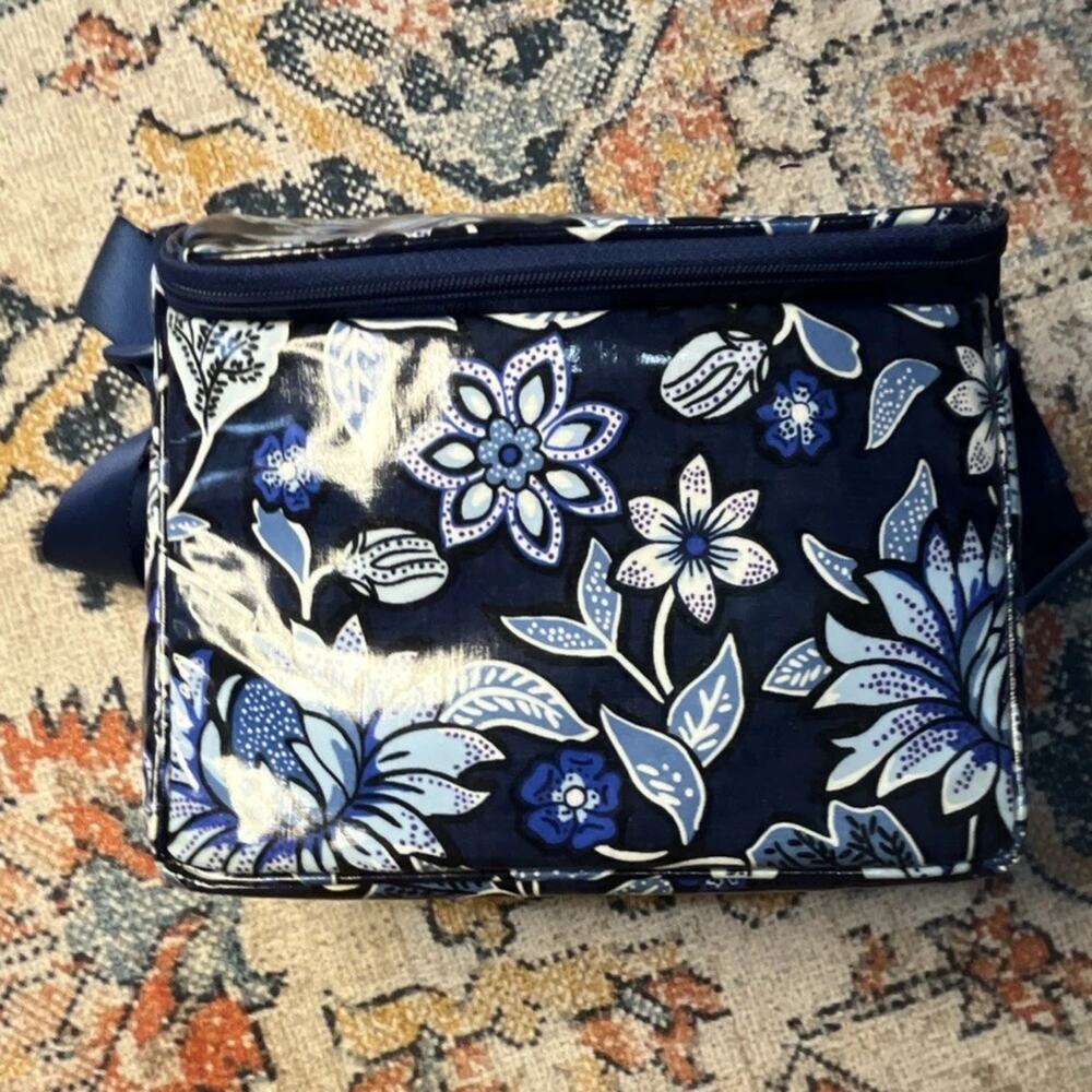Vera Bradley Insulated Stay Cooler Tropical Tapestry Floral Zip 10x6x4"